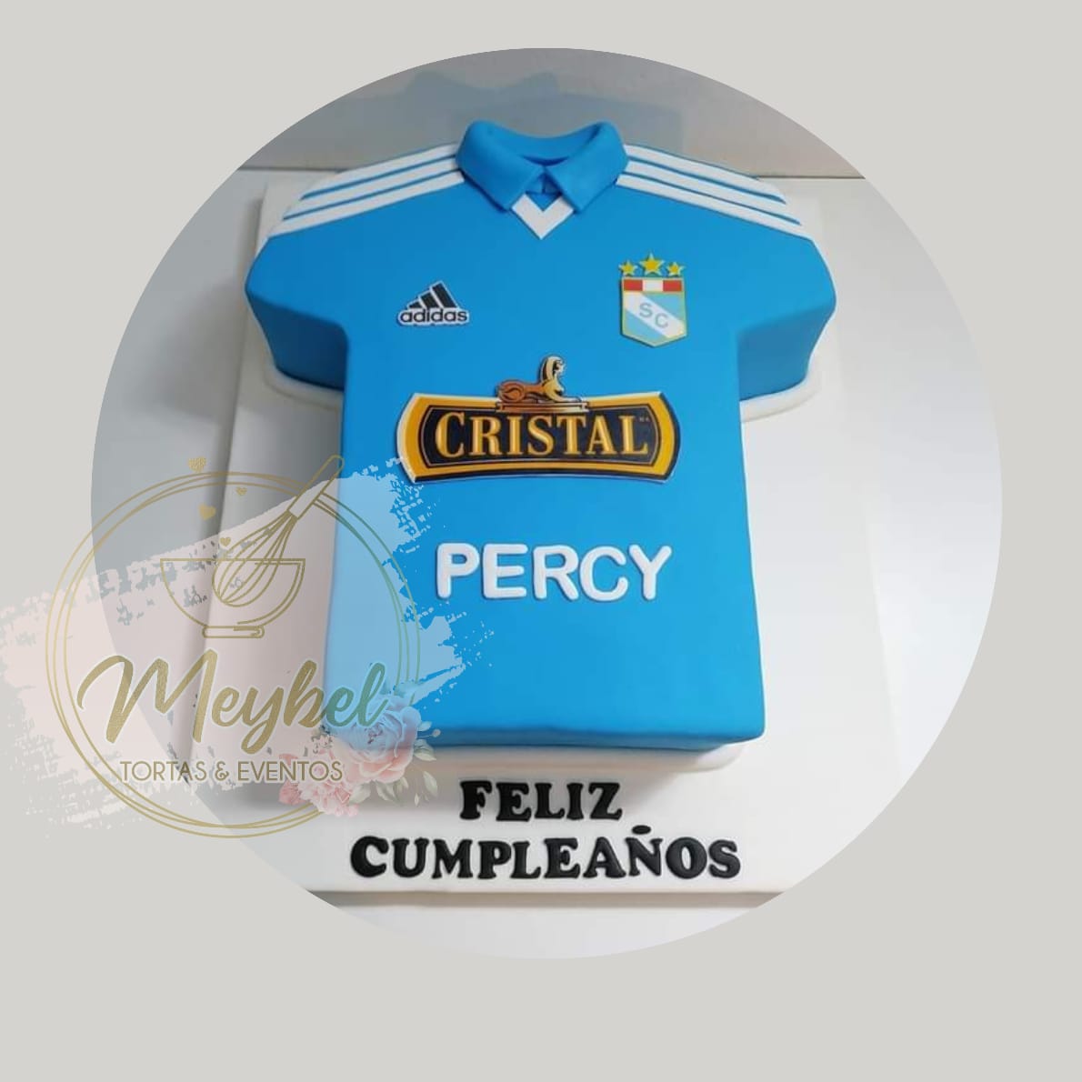 Linda torta camiseta 20 porciones